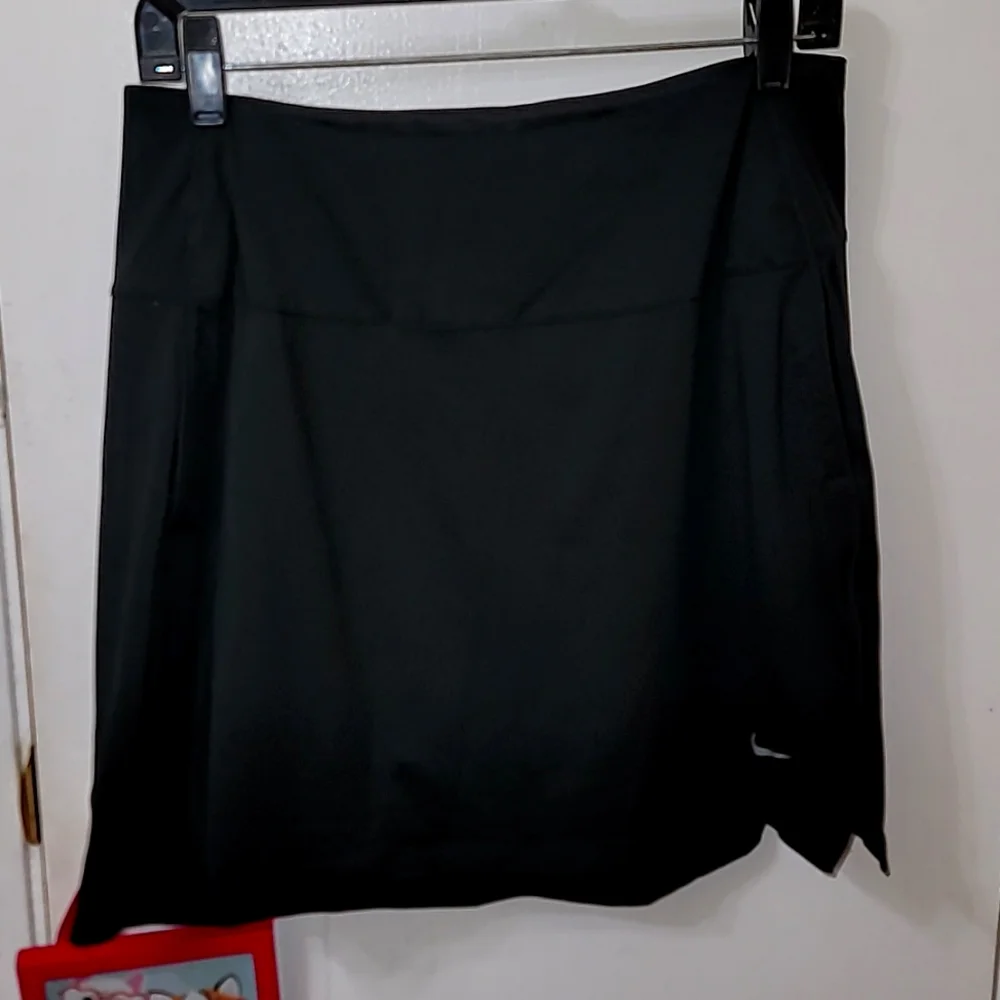 Nike skort black logo pockets elastic waistband tennis skirt HG5